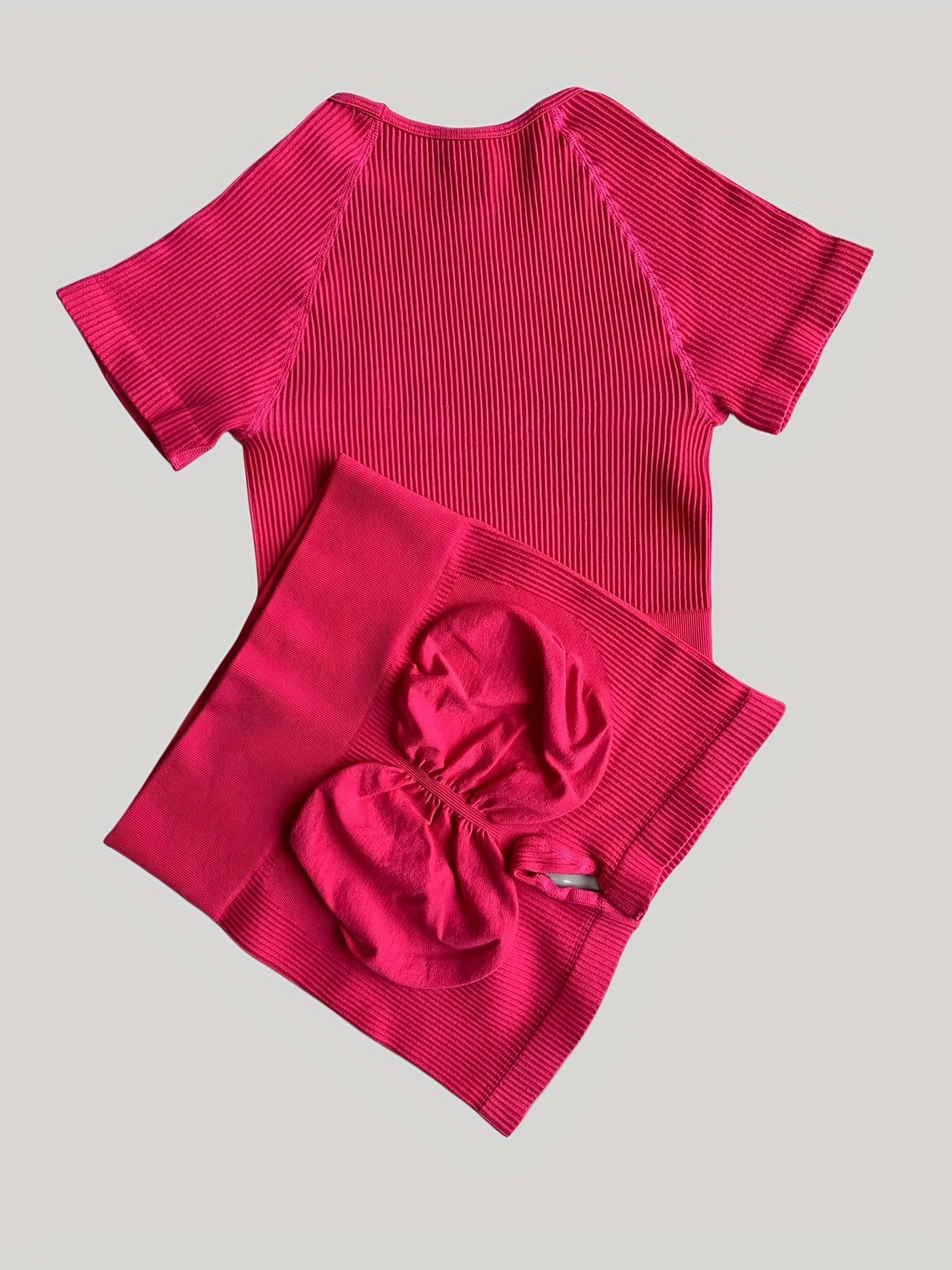 Seamless Butt Lifting Fitness Shorts and Yoga Short Sleeve Set