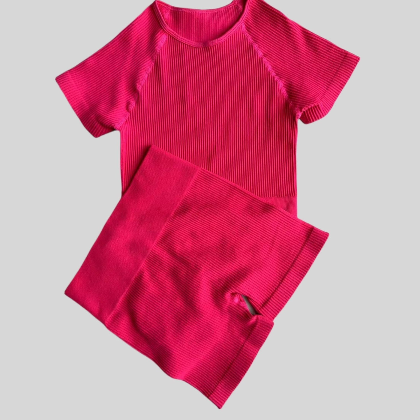 Seamless Butt Lifting Fitness Shorts and Yoga Short Sleeve Set