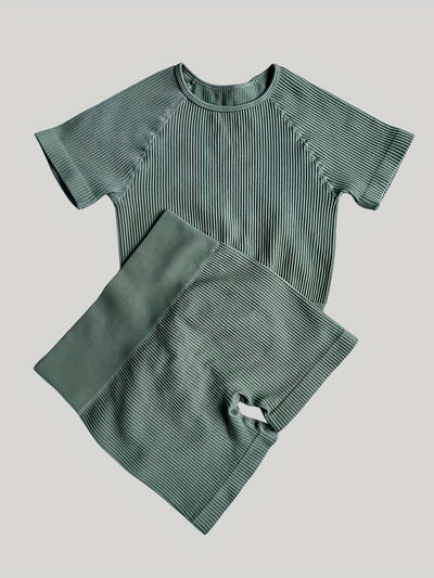 Seamless Butt Lifting Fitness Shorts and Yoga Short Sleeve Set